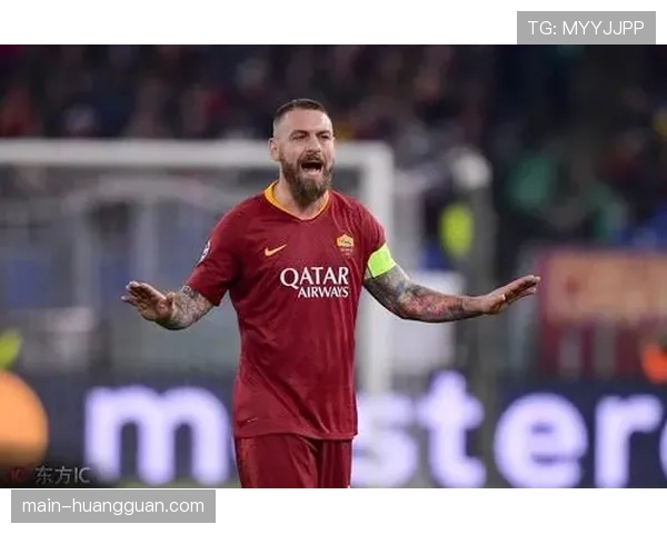 现场报道：弗罗西诺内主场球迷在比赛第19分钟起立鼓掌，致敬逝去的前队长